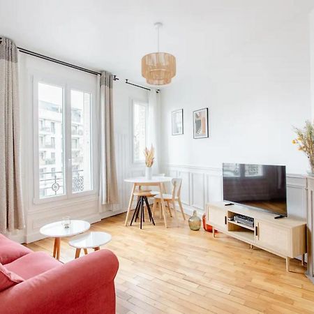 Charmant Appartement Cosy A Suresnes Extérieur photo